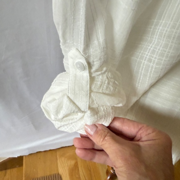 CARVE DESIGNS DYLAN TEXTURED SHIRT 100% ORGANIC COTTON ROLL TAB SLEEVES M - Picture 8 of 11